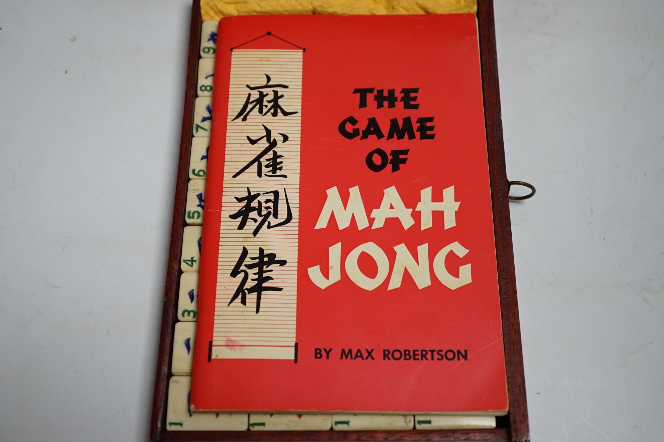 A cased Mah jong set, 24cm wide, 16cm high